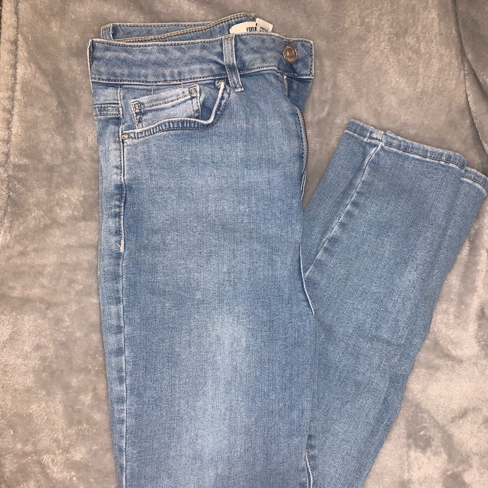 Light Washed Skinny Jeans Barely Worn!